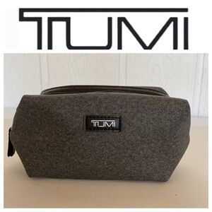 Tumi for Delta Amenity Zippered Bag